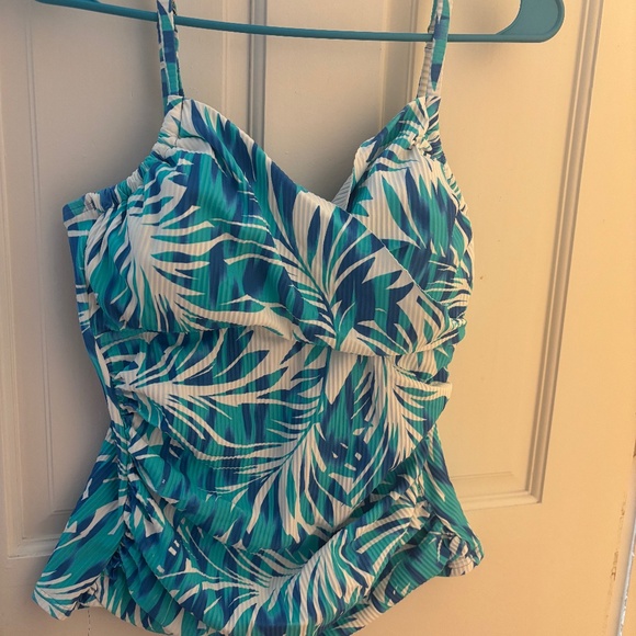 Sunsets Simone Tankini - Picture 1 of 3